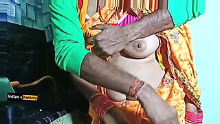 indian gf boob pressing