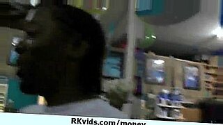 therapist-teaching-new-couple-how-to-have-sex