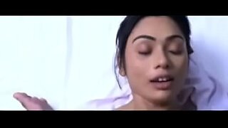 indian woman fucks in missionary style